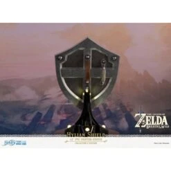 Legend Of Zelda: Breath Of The Wild - Hylian Shield - Collectors Edition With Led Stand [Nintendo] -Figuras Modelos Tienda legend of zelda breath of the wild hylian shield standard edition ver nintendo 1 25